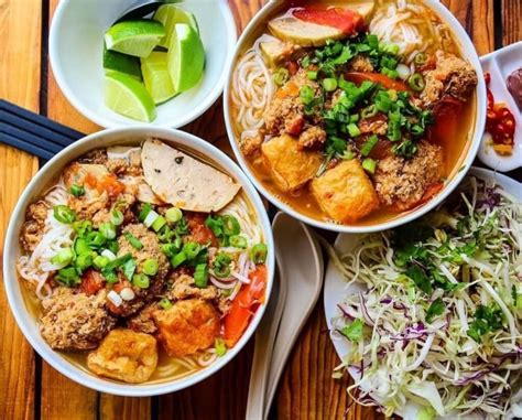  The Principles of Vietnamese Cooking – A Culinary Symphony from Hanoi!